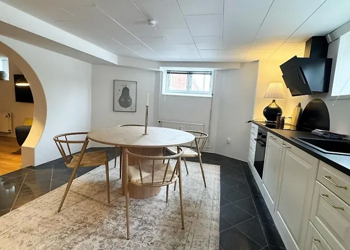 And Unique Basement With Parking * Odense